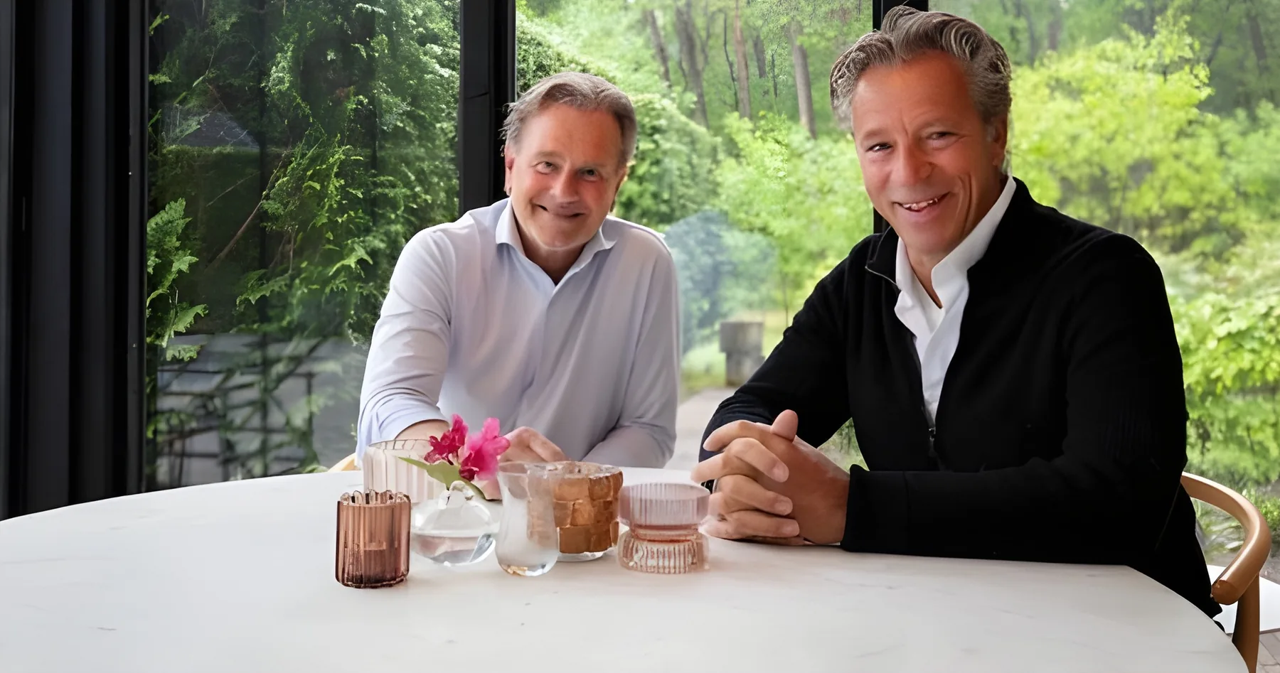 Henk Berendsen en Jeroen van den Brink aan tafel